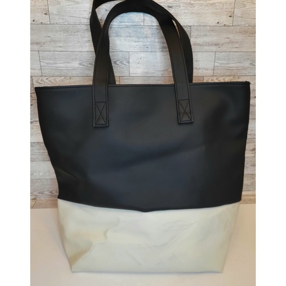 Fear of God Essentials Black and Cream Tote Bag - Picture 3 of 11